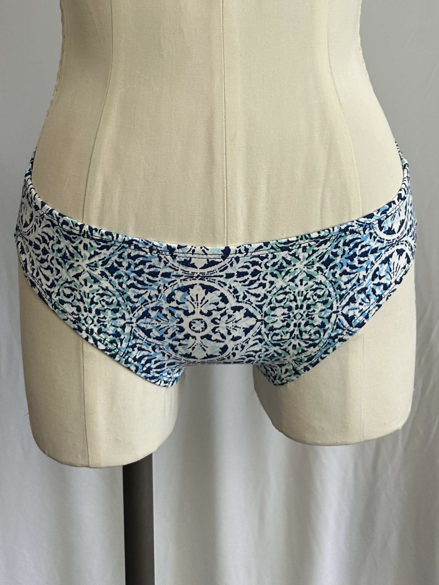 Popina Hipster | Floral Damask